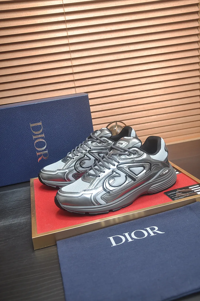 Men's men's shoes 💰: 520💶 (top original order) Brand: Dior (Dior) Standard code: Men's code 38-44 (45 customized) Level: Same style as the official website Material: Top-quality original cowhide stitched together Original wear-resistant and lightweight outsole Style category: Fashionable casual shoes Distinguished luxury brand elements top luxury Color: Actual picture color